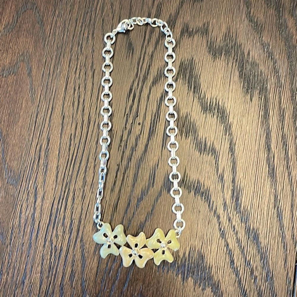 Statement Jewelry Silver Metal w/Flowers.‎